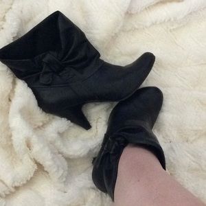 a.n.a. Ankle boots 7.5
